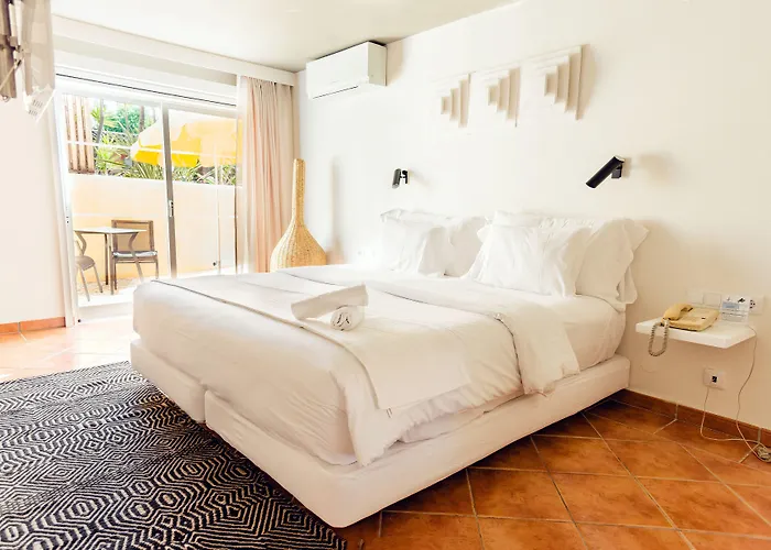 Ξενοδοχείο Costa D'oiro Ambiance Village 4*