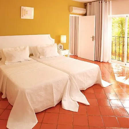 Отель Costa D'oiro Ambiance Village