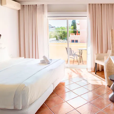 Отель Costa D'oiro Ambiance Village Лагуш