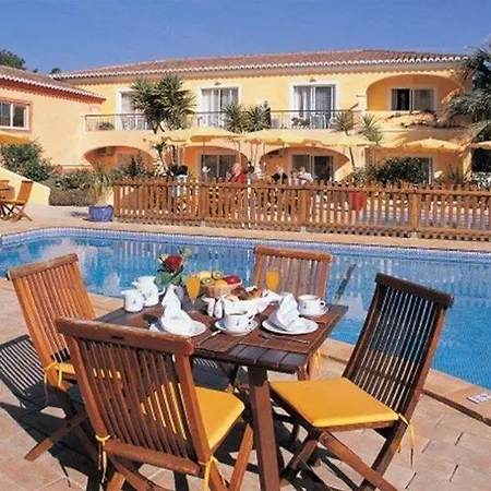 Costa D'oiro Ambiance Village Lagos